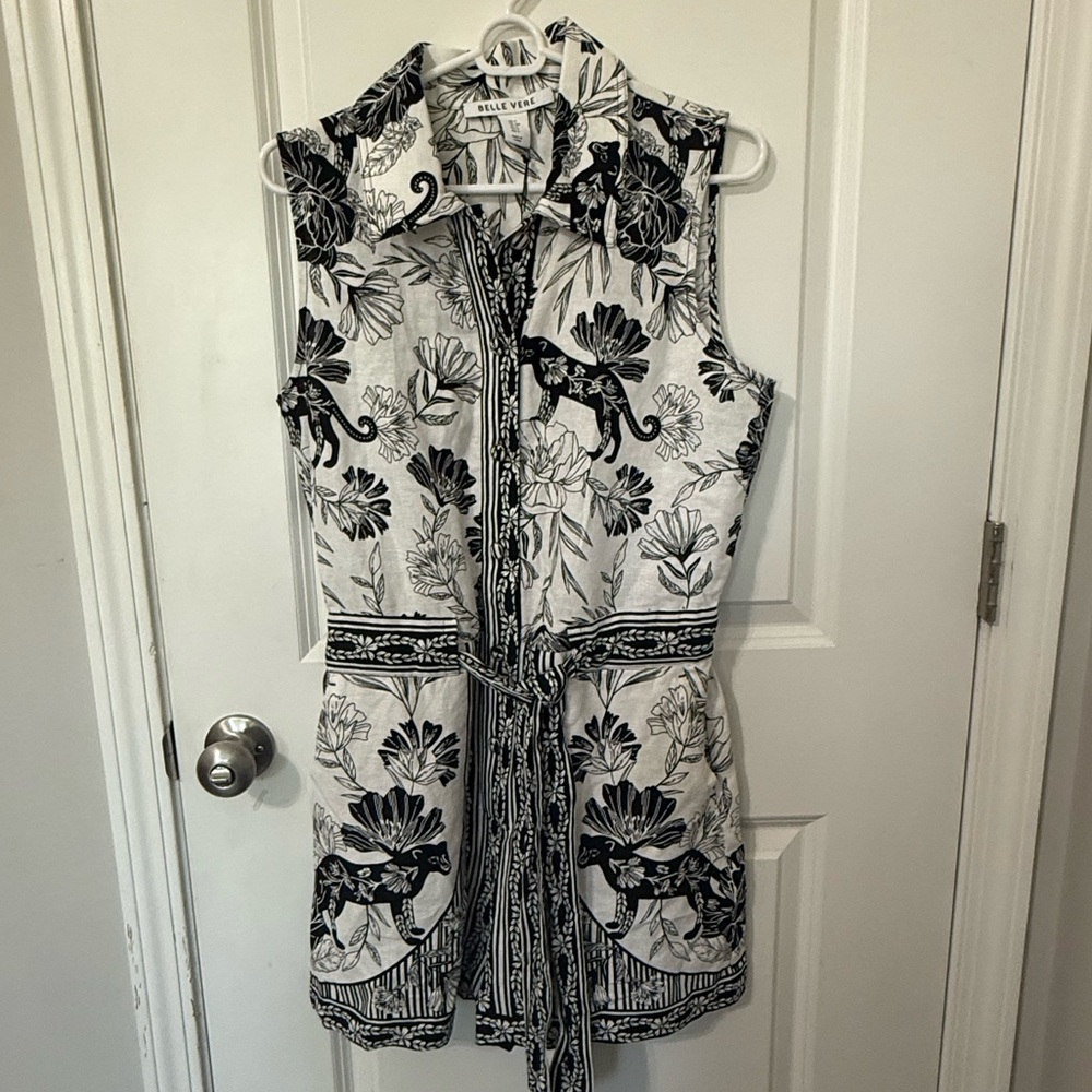 Belle Vere linen blend belted black‎ white romper NEW